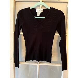 Joseph A L black ribbed sweater juniors v neck